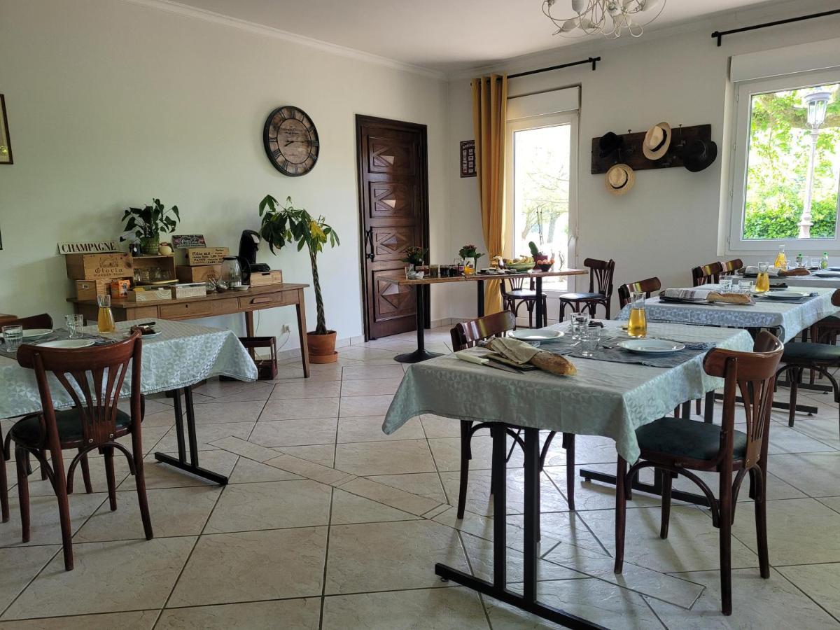 Chambres D'Hotes Le Cedre Bleu Saint-Lattier Luaran gambar